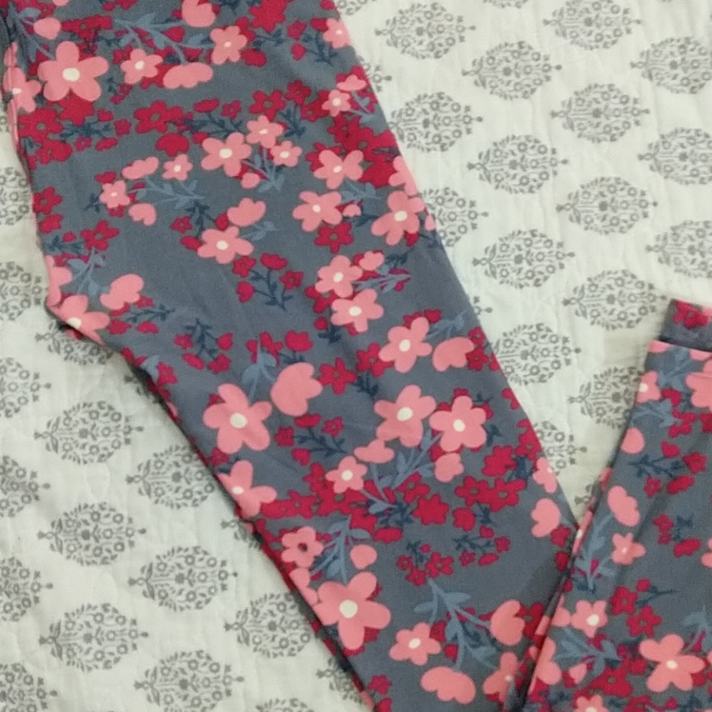 Lularoe one size leggings
